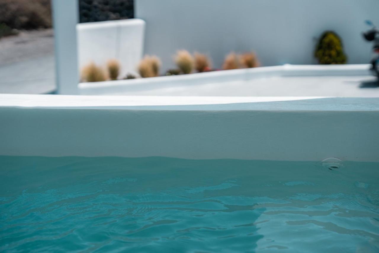 אימרוביגלי Leon Luxury Suites מראה חיצוני תמונה