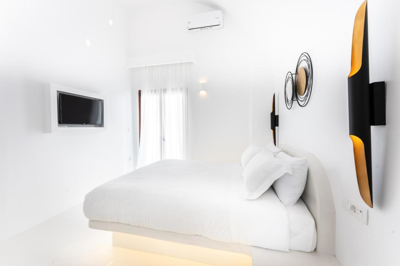 אימרוביגלי Leon Luxury Suites מראה חיצוני תמונה