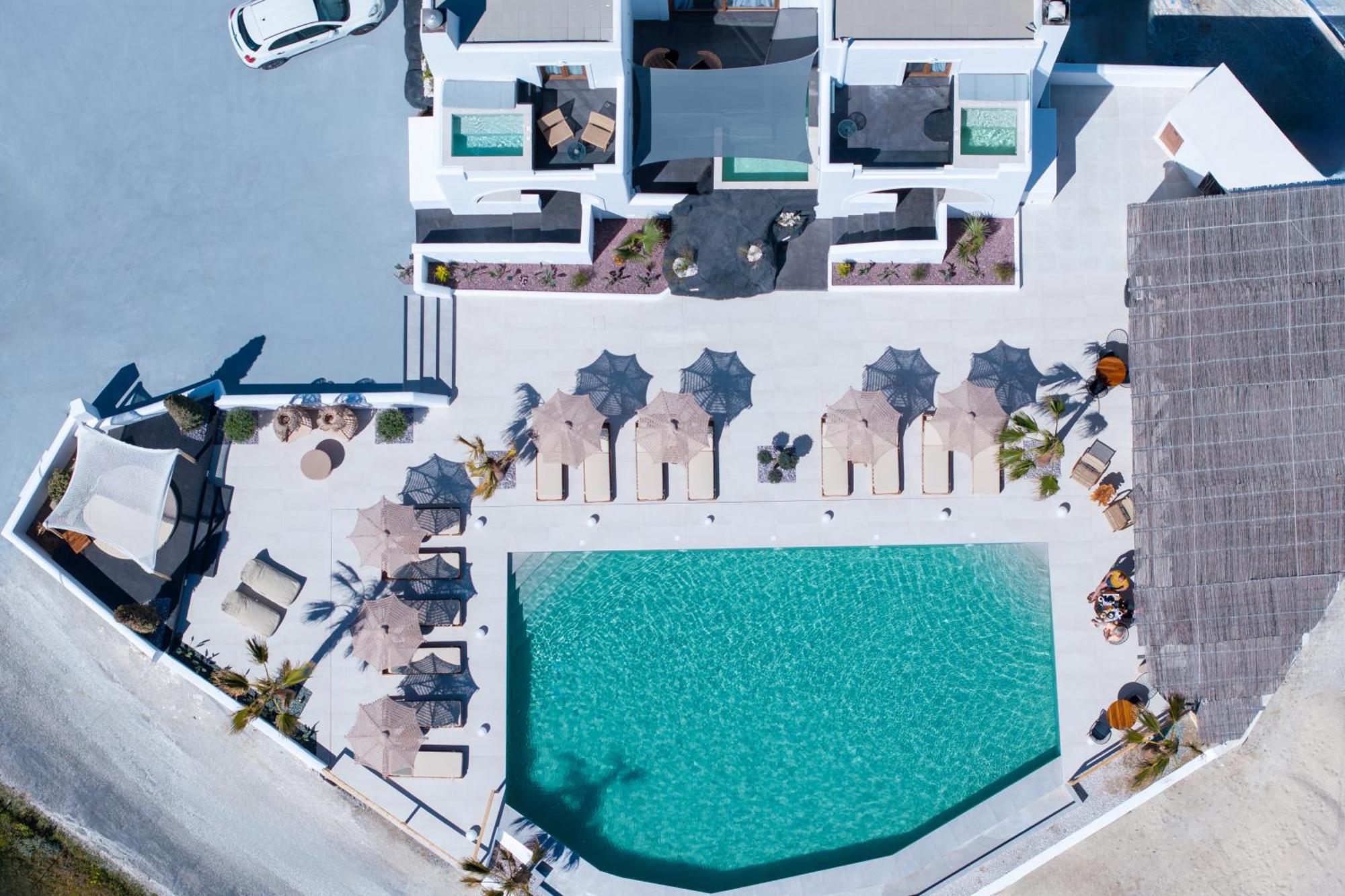 אימרוביגלי Leon Luxury Suites מראה חיצוני תמונה