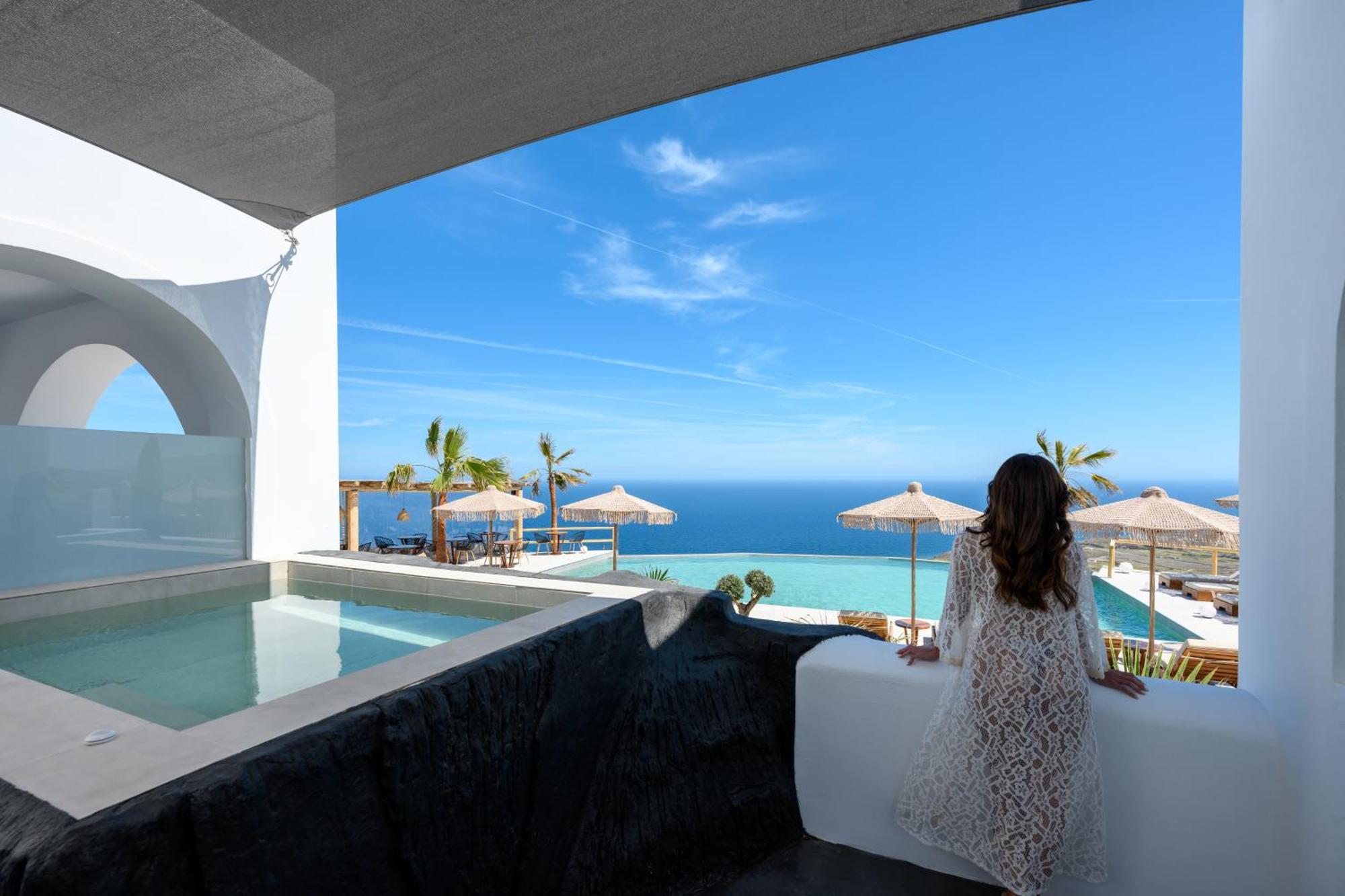 אימרוביגלי Leon Luxury Suites מראה חיצוני תמונה