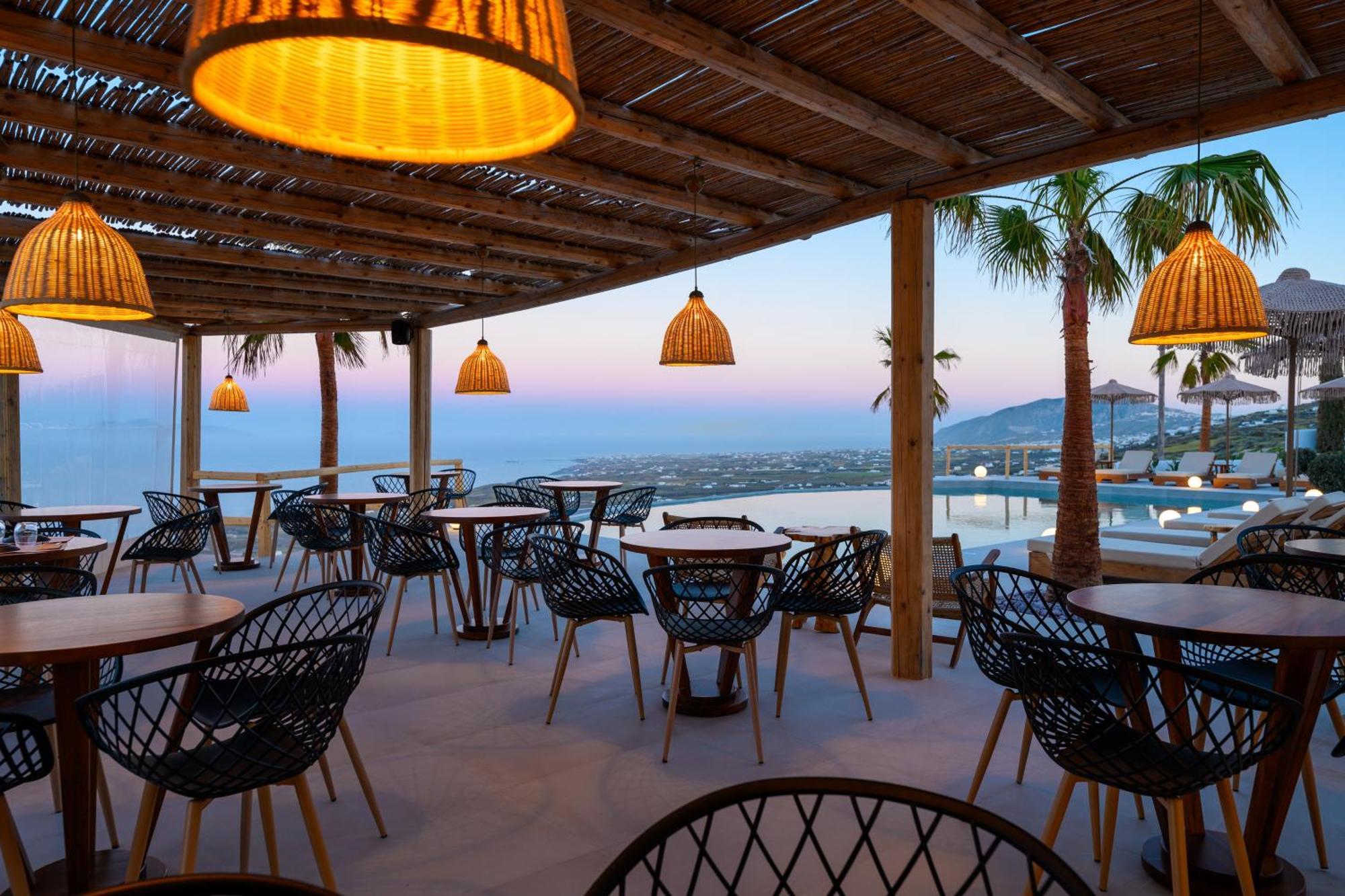 אימרוביגלי Leon Luxury Suites מראה חיצוני תמונה