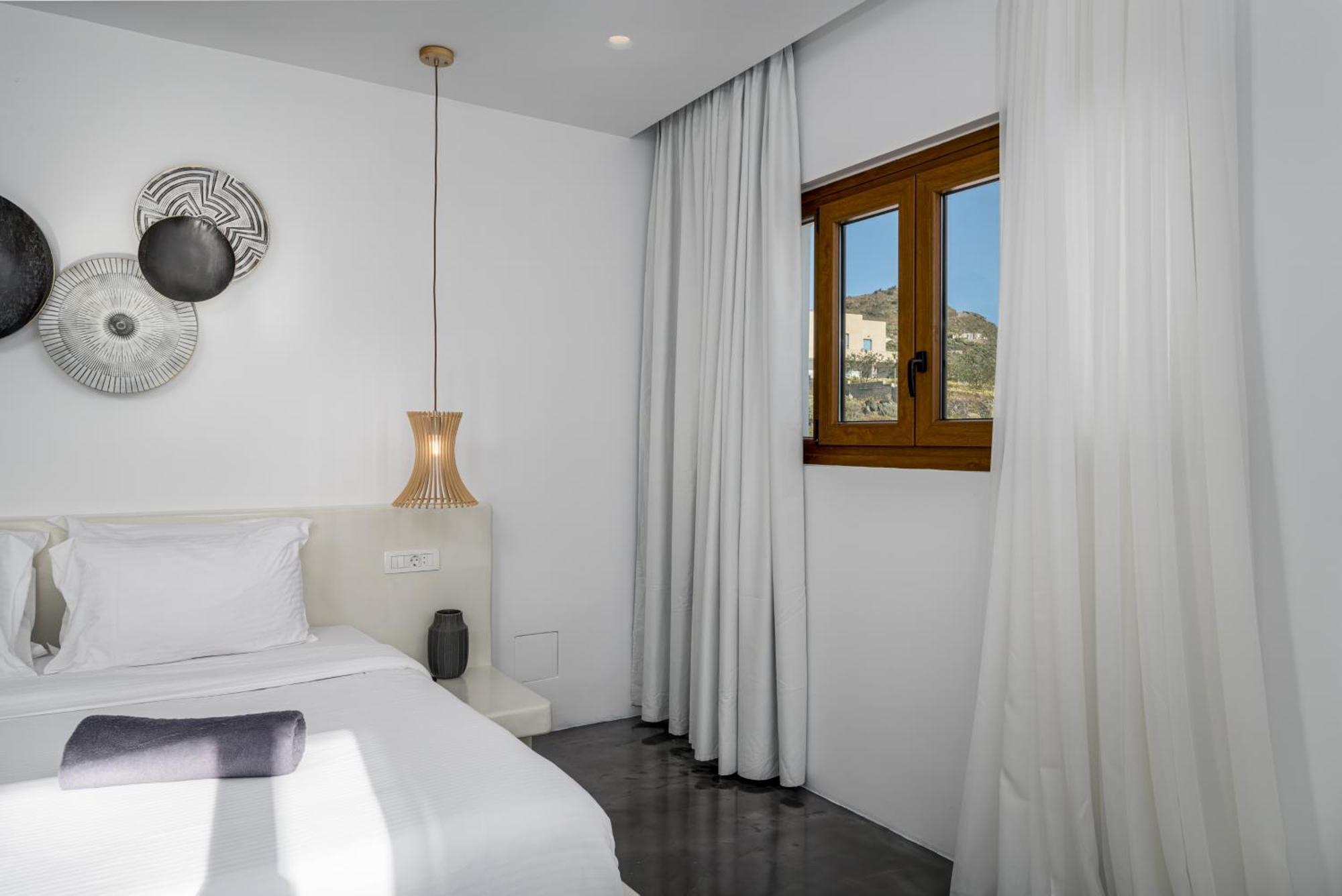 אימרוביגלי Leon Luxury Suites מראה חיצוני תמונה