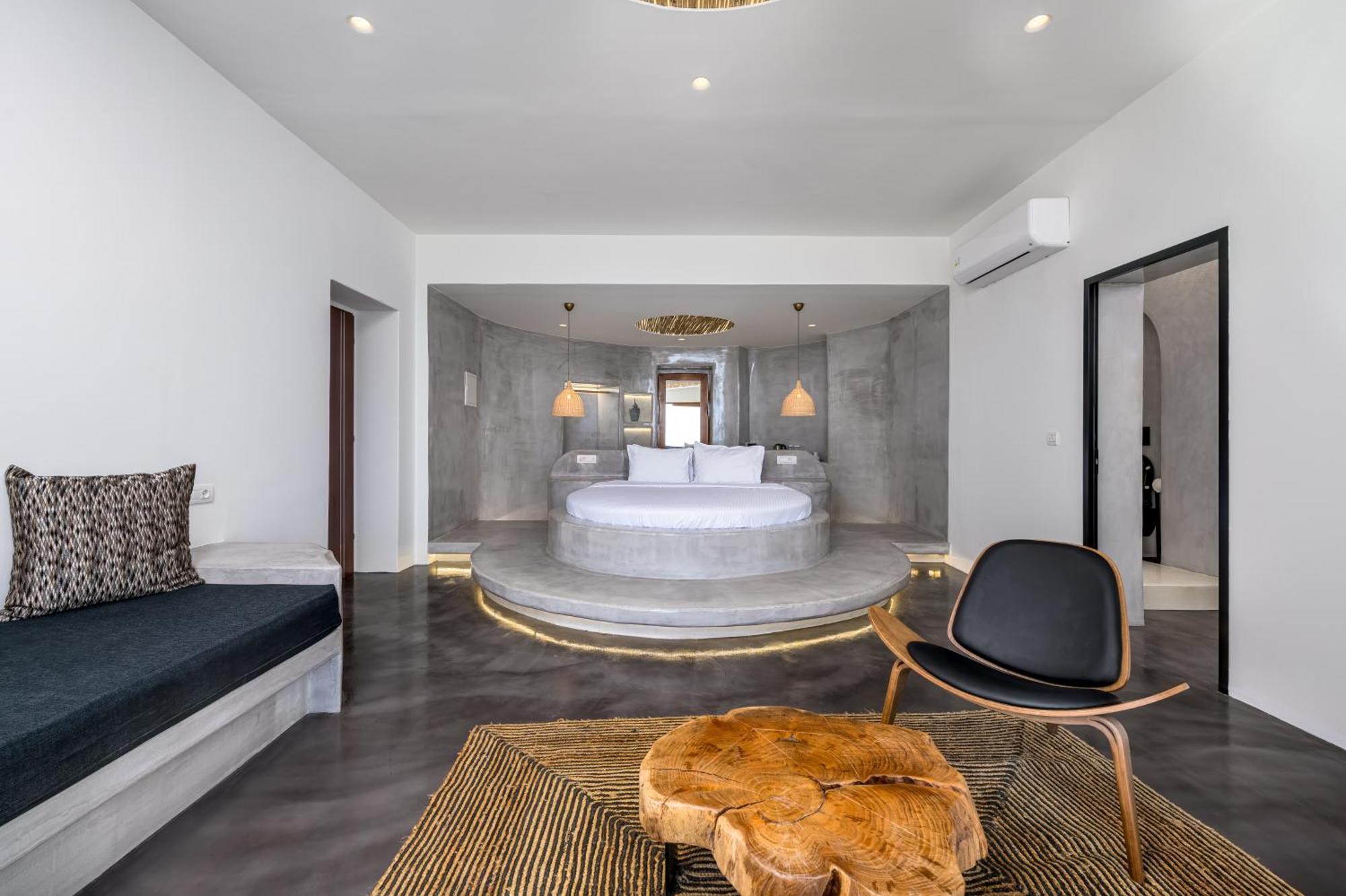 אימרוביגלי Leon Luxury Suites מראה חיצוני תמונה