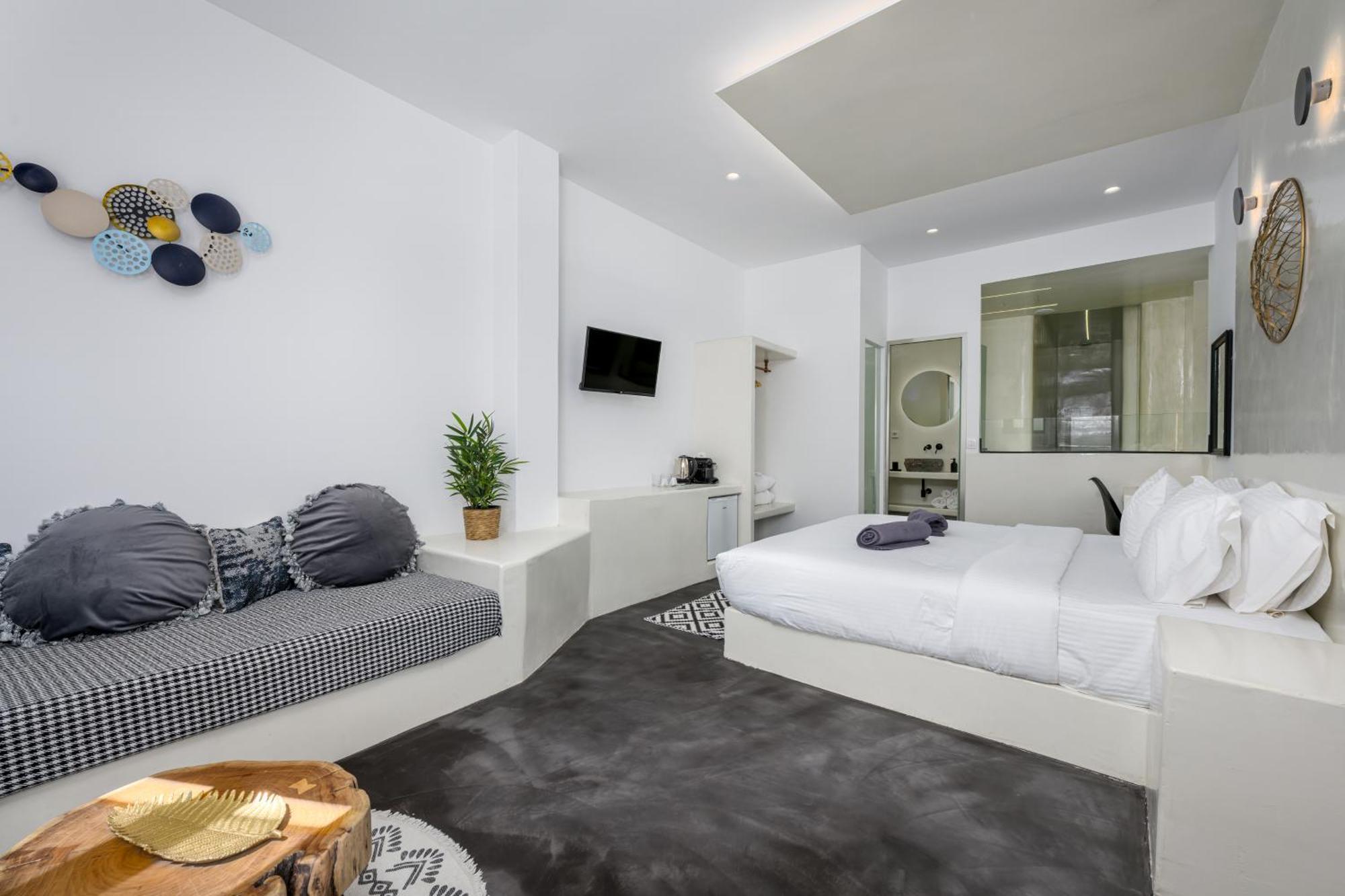 אימרוביגלי Leon Luxury Suites מראה חיצוני תמונה
