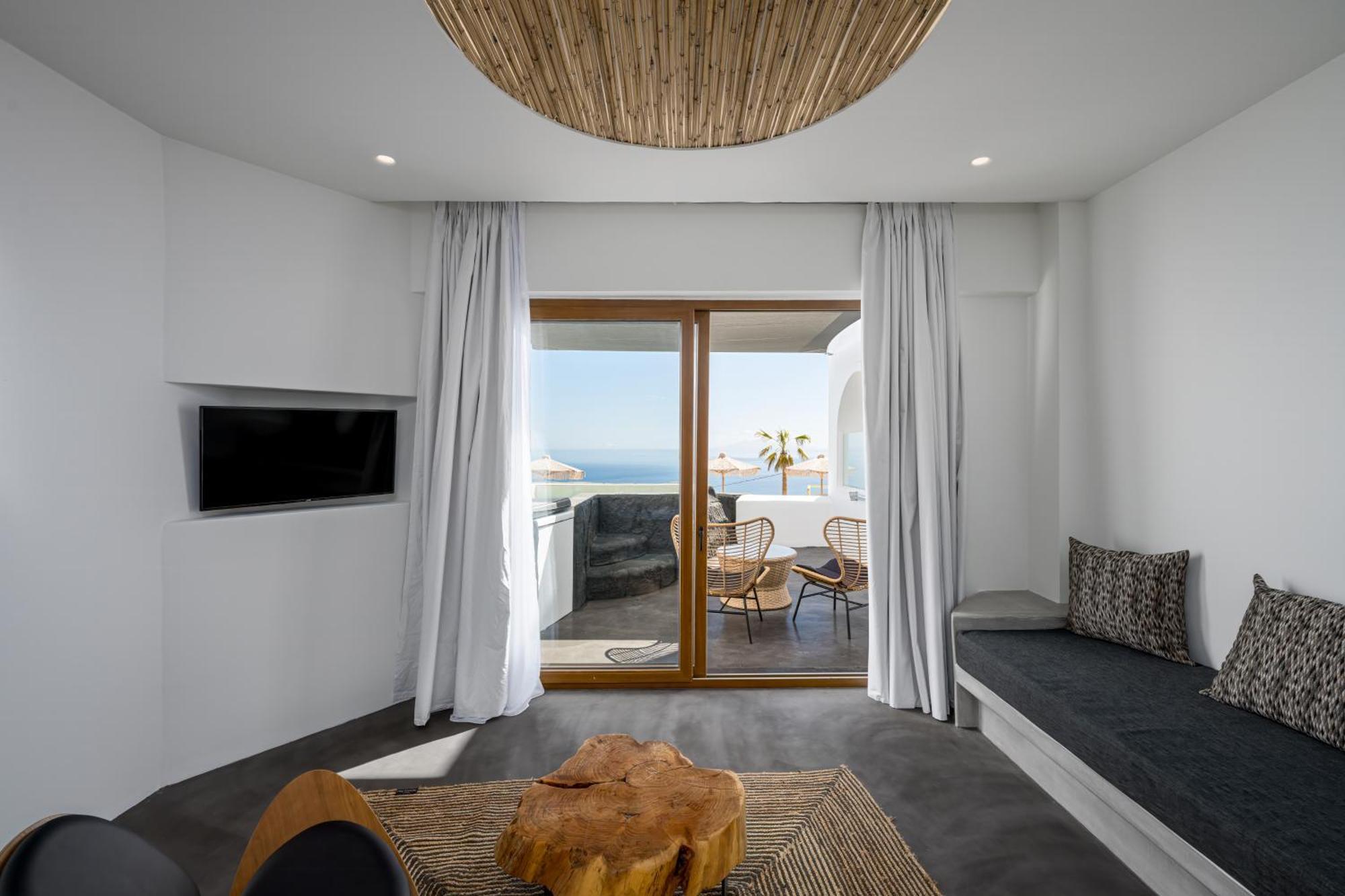 אימרוביגלי Leon Luxury Suites מראה חיצוני תמונה