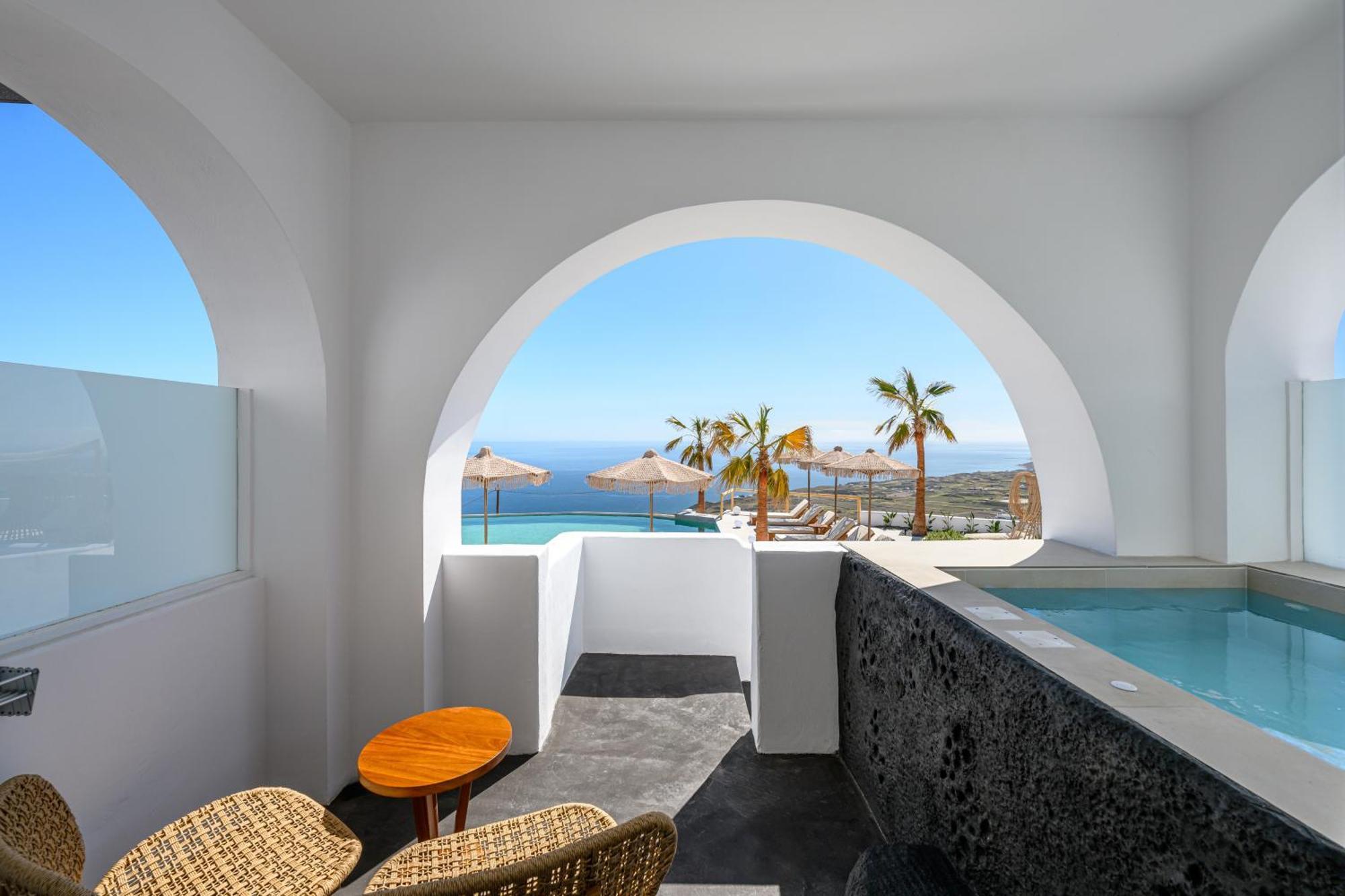 אימרוביגלי Leon Luxury Suites מראה חיצוני תמונה