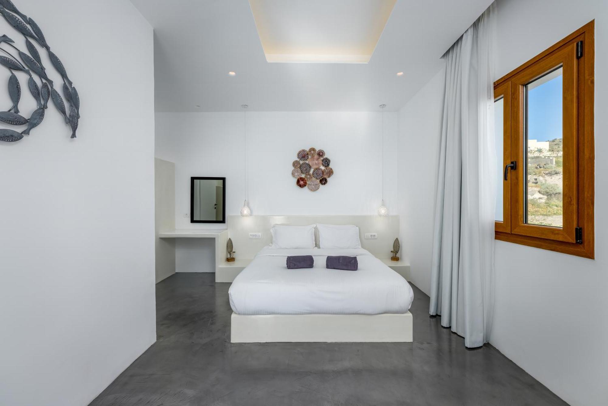 אימרוביגלי Leon Luxury Suites מראה חיצוני תמונה