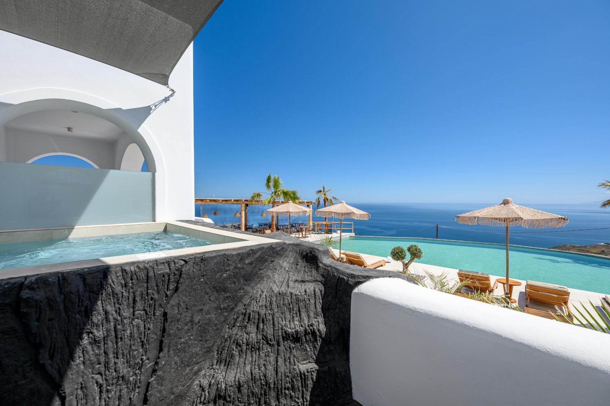 אימרוביגלי Leon Luxury Suites מראה חיצוני תמונה