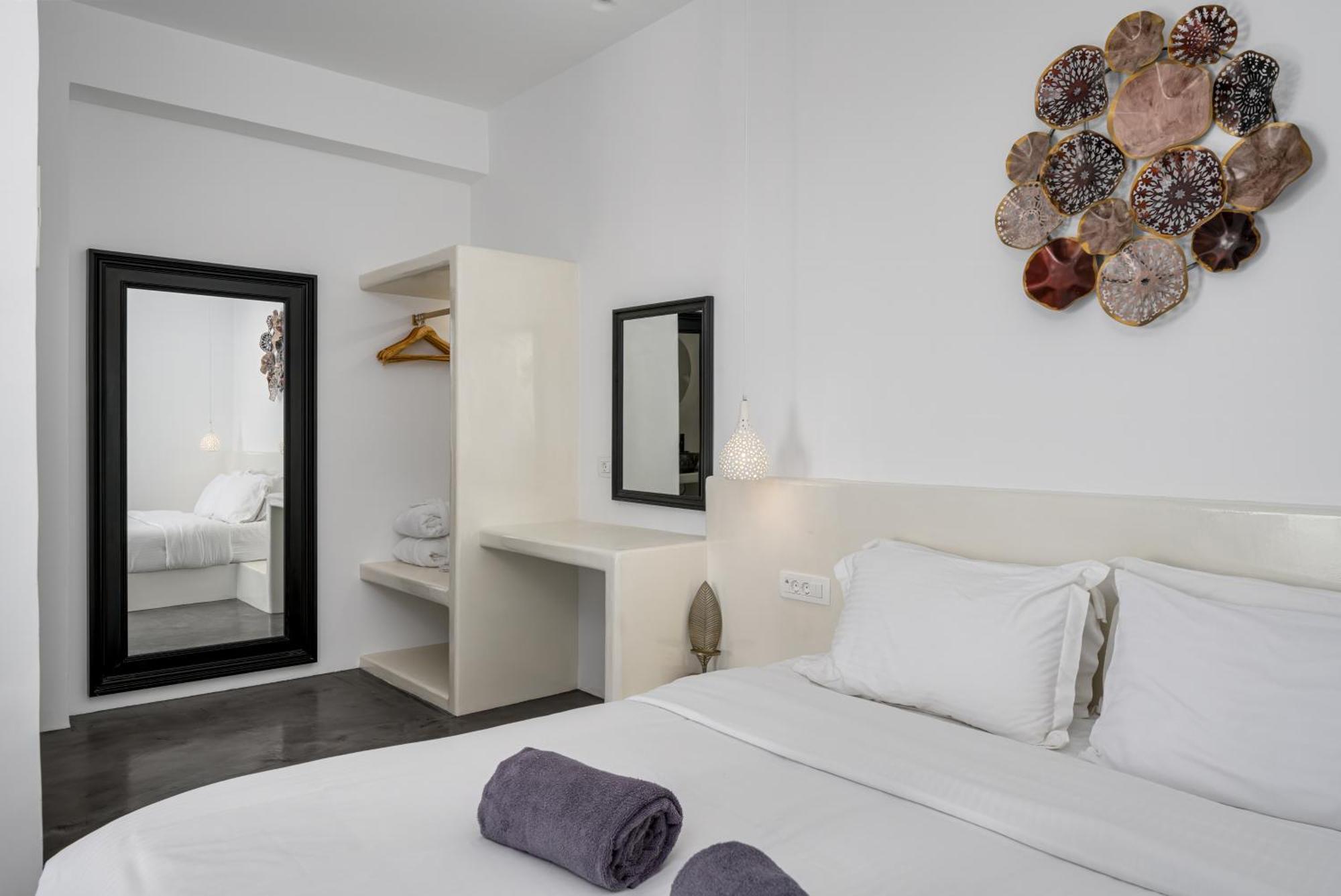 אימרוביגלי Leon Luxury Suites מראה חיצוני תמונה