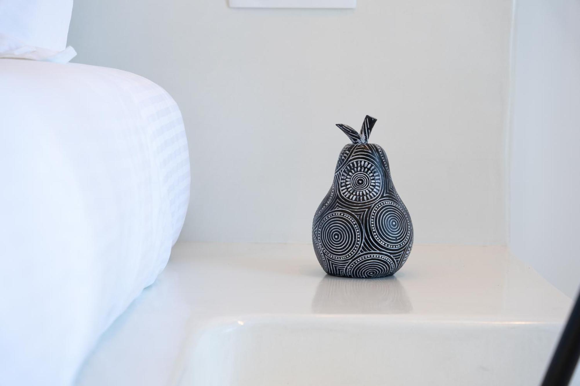 אימרוביגלי Leon Luxury Suites מראה חיצוני תמונה